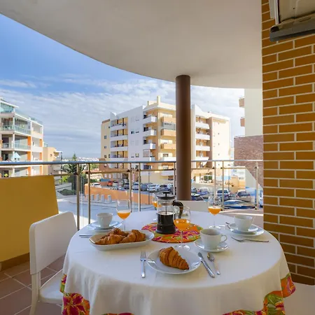 Charming 3 Bedroom Close To Historic Center-lagos