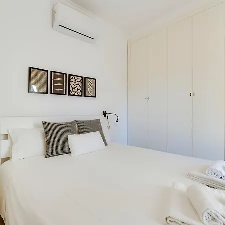Charming 3 Bedroom Close To Historic Center-lagos *