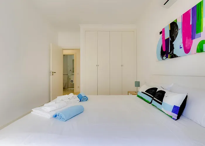 Charming 3 Bedroom Close To Historic Center-lagos