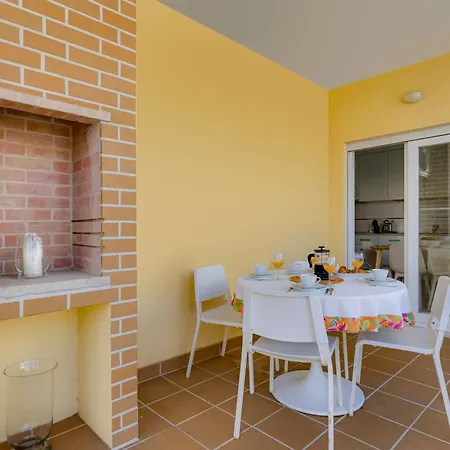 Charming 3 Bedroom Close To Historic Center-lagos * Lagos